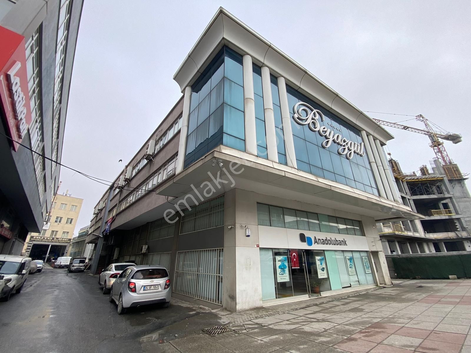 Rami Kışla Caddesi Üzerinde Kiralık 30 M2 Büro Ofis Dükkan