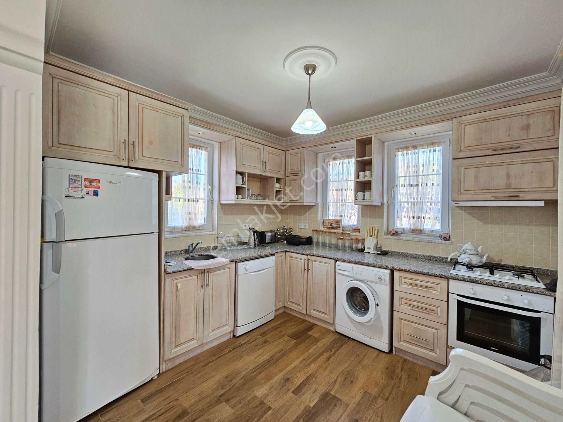 Goldhouse Dan Satılık Villa Doğa İçerisinde Havuzlu Fırsat 5+1 - Görsel 12