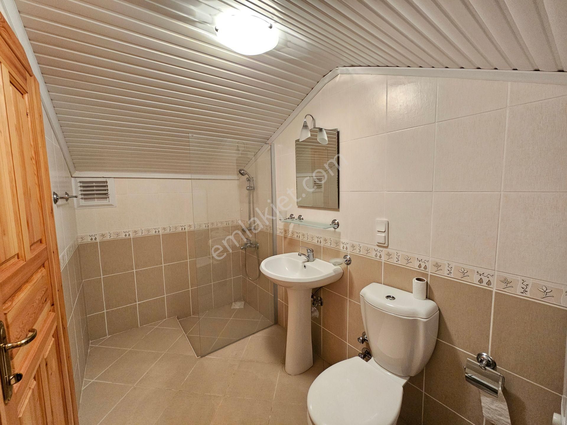 Goldhouse Dan Satılık Villa Doğa İçerisinde Havuzlu Fırsat 5+1 - Görsel 35