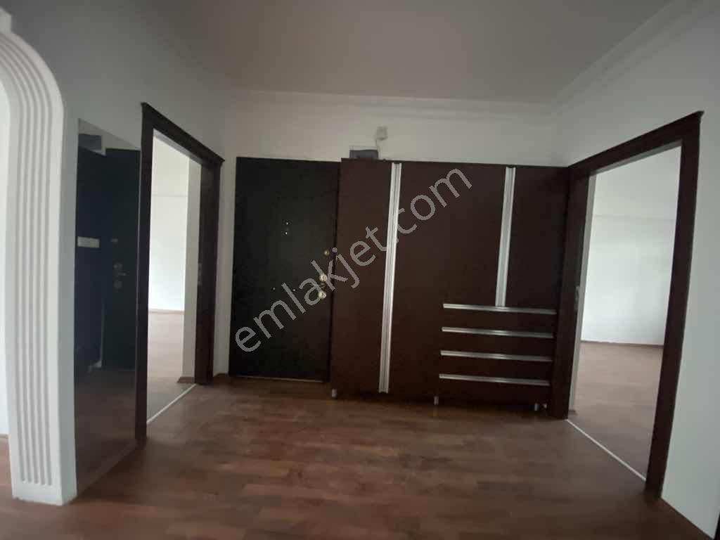 Cebeci Cd Üzeri Kiralık 2+1 Ara Kat İçi Komple Yenilenmiş Daire - Görsel 3