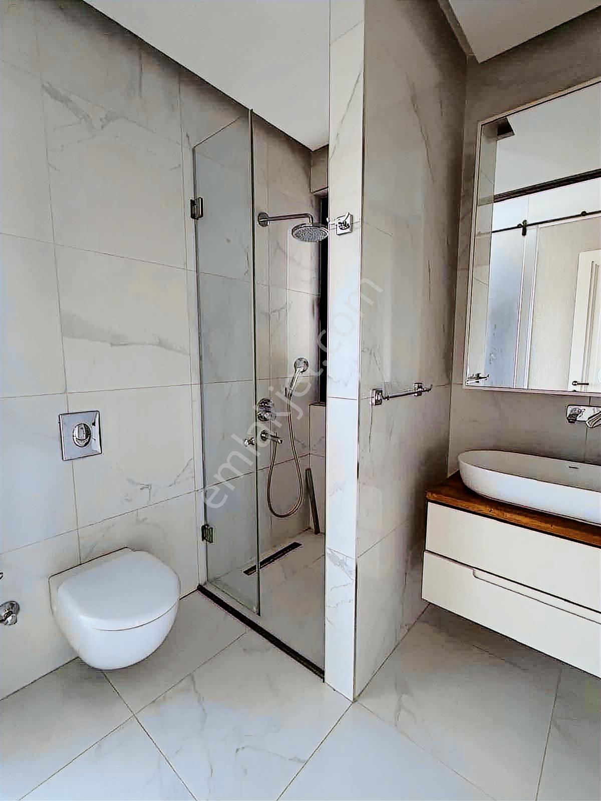 Remax'tan Çengelköy Dosso Dossi'de Ferah Bahçeli Kiralık Dubleks - Görsel 11