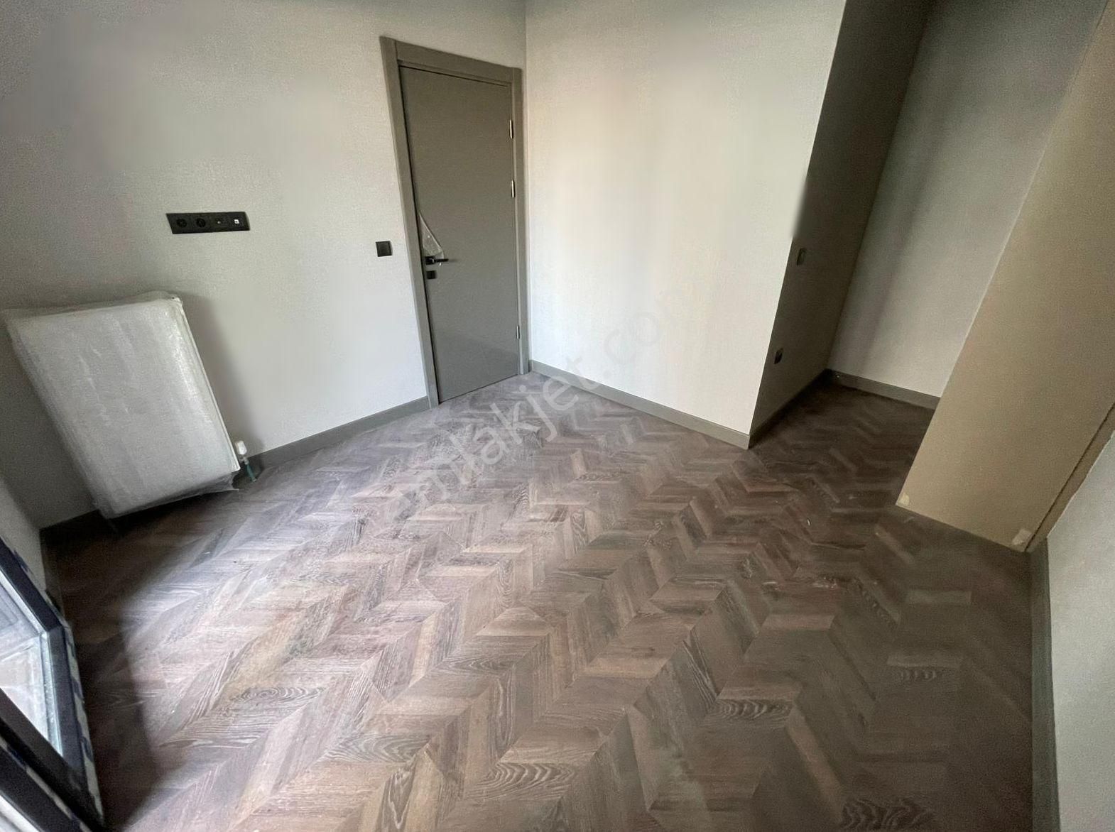 Cumhuriyet Mah. İstanbul Yolu Metrosu Yakını Ap İst Port Sitesi 1,5+1 Kiralık Daire - Görsel 15