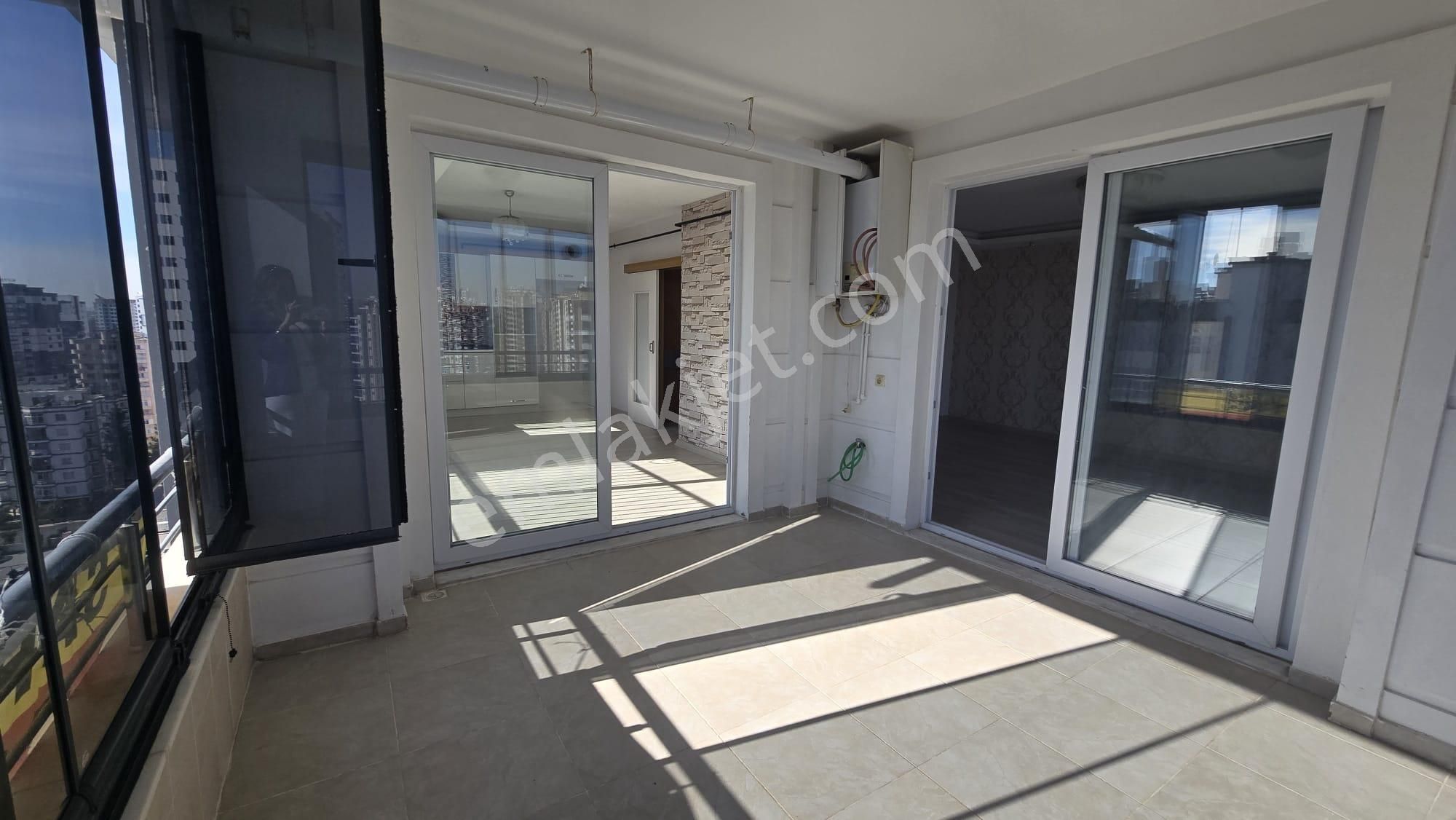 Arve'den İyi Lokasyon,geniş Site İçi Havuzlu,manzaralı 4+1 Daire