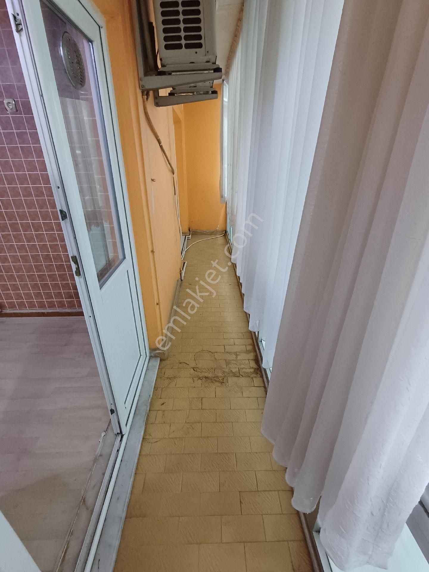 Gazi Caddesi Cephe 2.kat 2+1 Kat - Görsel 17