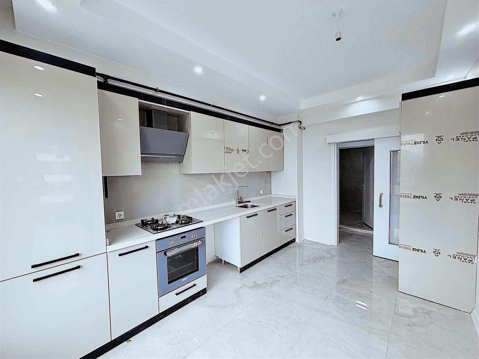 Fa Özbir'den Cumhuriyette Lüx Site İçi Orman Manzaralı Arakat2+1 - Görsel 30