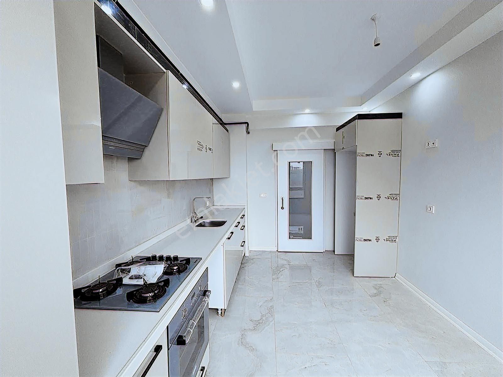 Fa Özbir'den Cumhuriyette Lüx Site İçi Orman Manzaralı Arakat2+1 - Görsel 15