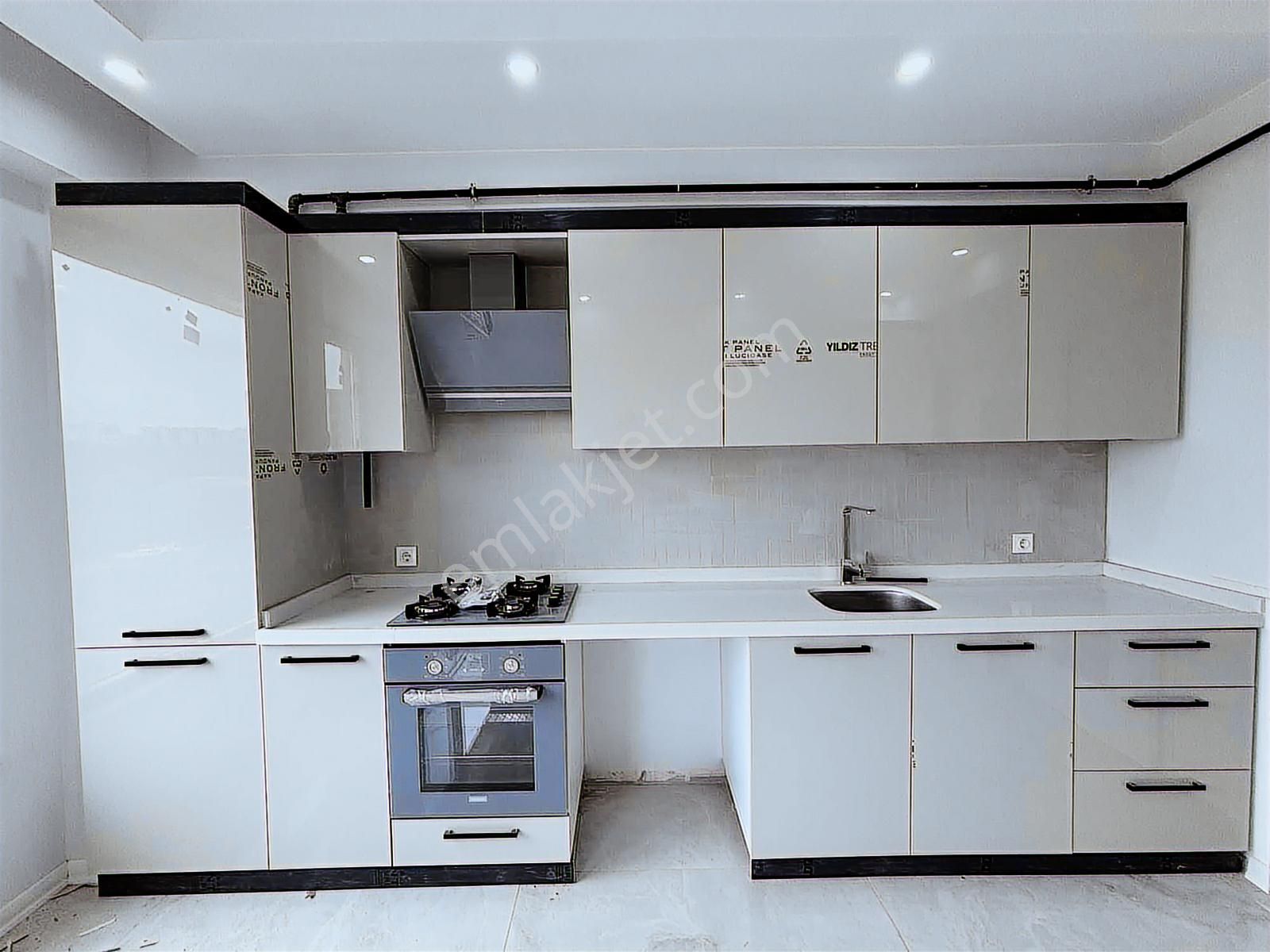 Fa Özbir'den Cumhuriyette Lüx Site İçi Orman Manzaralı Arakat2+1 - Görsel 5