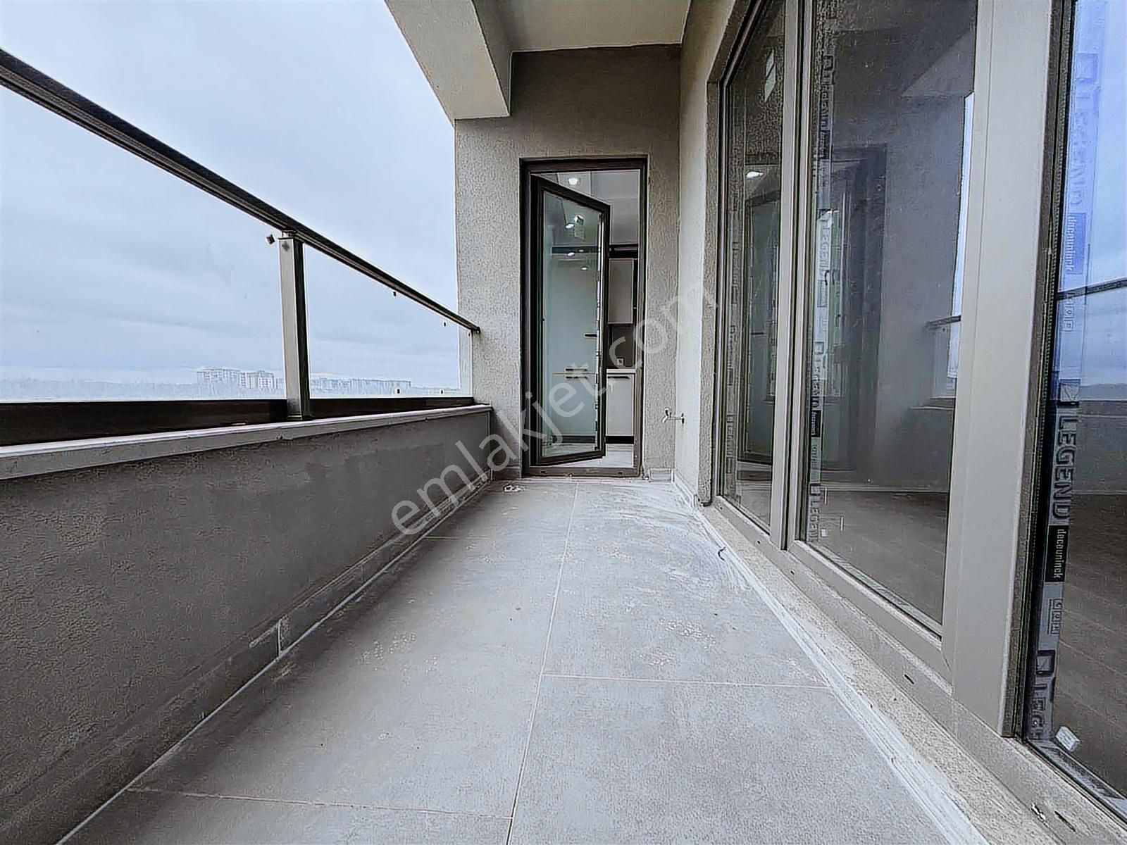 Fa Özbir'den Cumhuriyette Lüx Site İçi Orman Manzaralı Arakat2+1 - Görsel 9