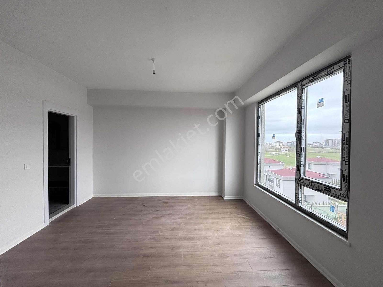 Fa Özbir'den Cumhuriyette Lüx Site İçi Orman Manzaralı Arakat2+1 - Görsel 16