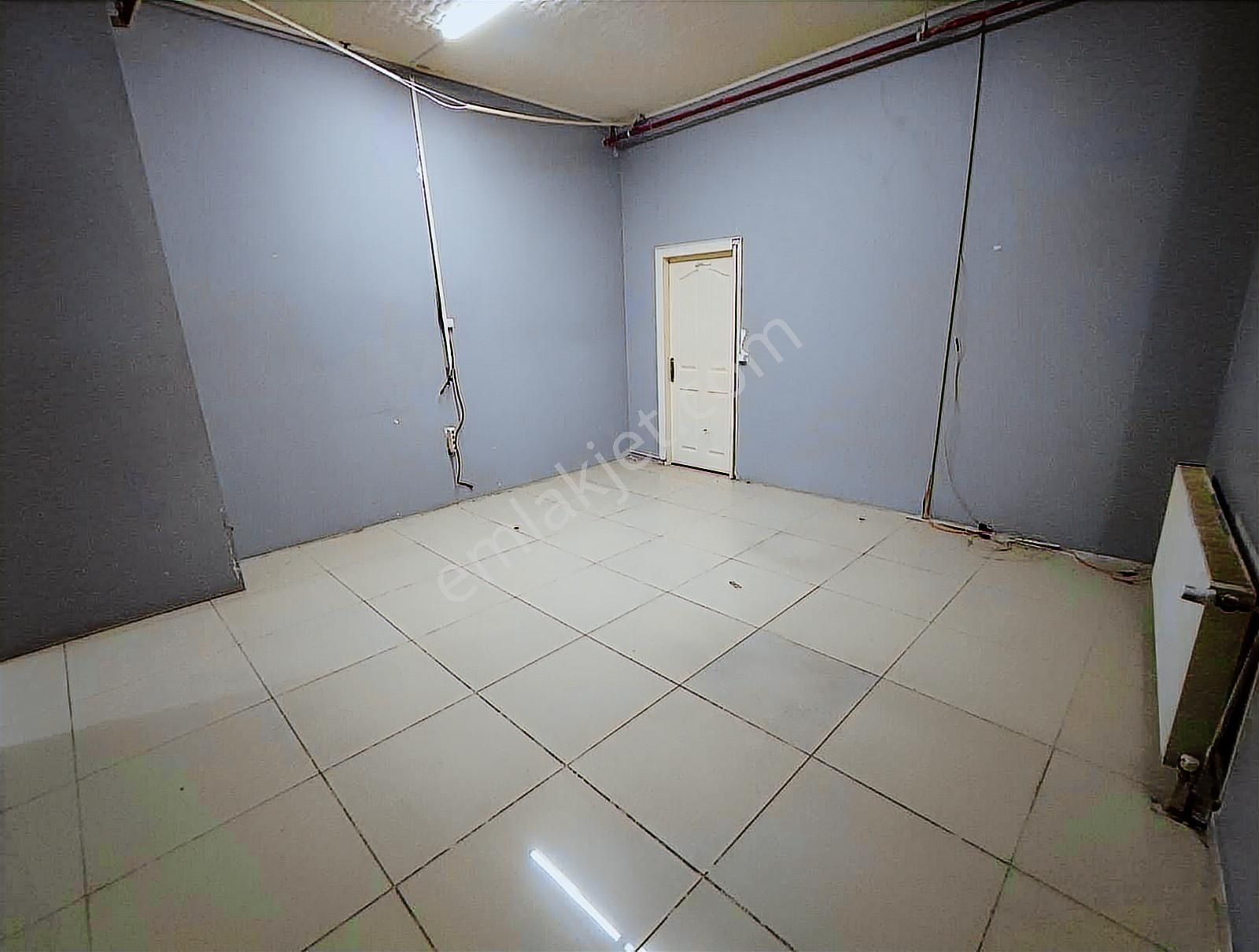 Gazıosmanpaşa Küçükköy De 900 M2 Kıralık Depo - Görsel 4