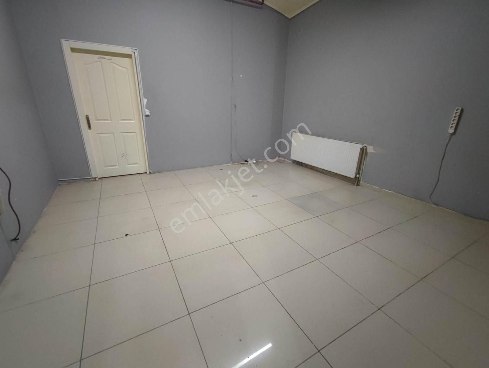 Gazıosmanpaşa Küçükköy De 900 M2 Kıralık Depo - Görsel 2