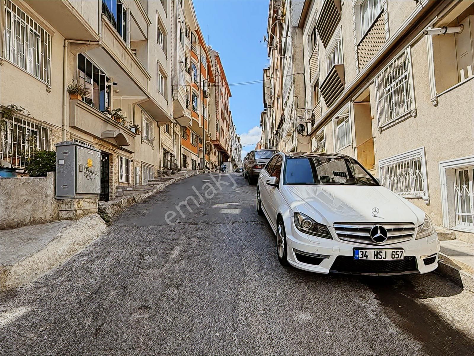 Ramı Cuma Mahallesinde Kiralık 2+1 Daire Temiz Ve Masrafsız - Görsel 12