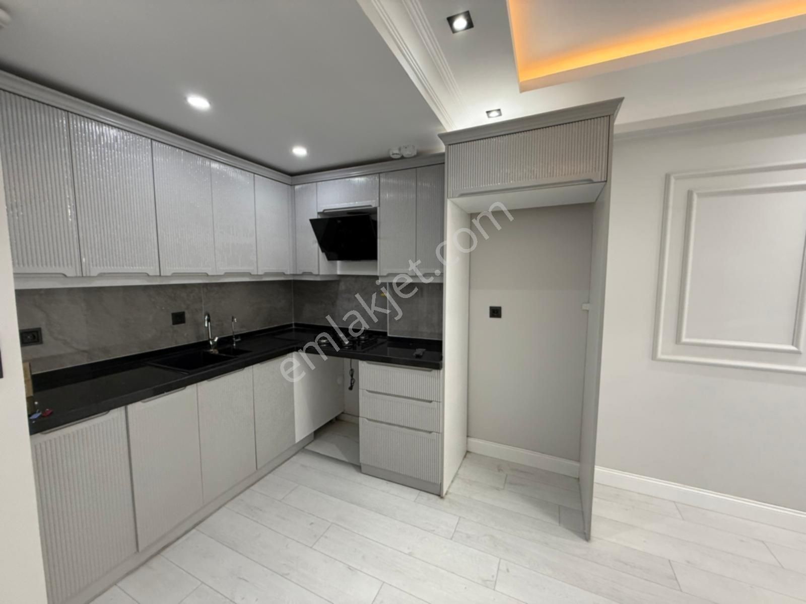 Kükköy Duygu Hastahanesine Yakın Oturuma Hazır Sıfır Daire - Görsel 25