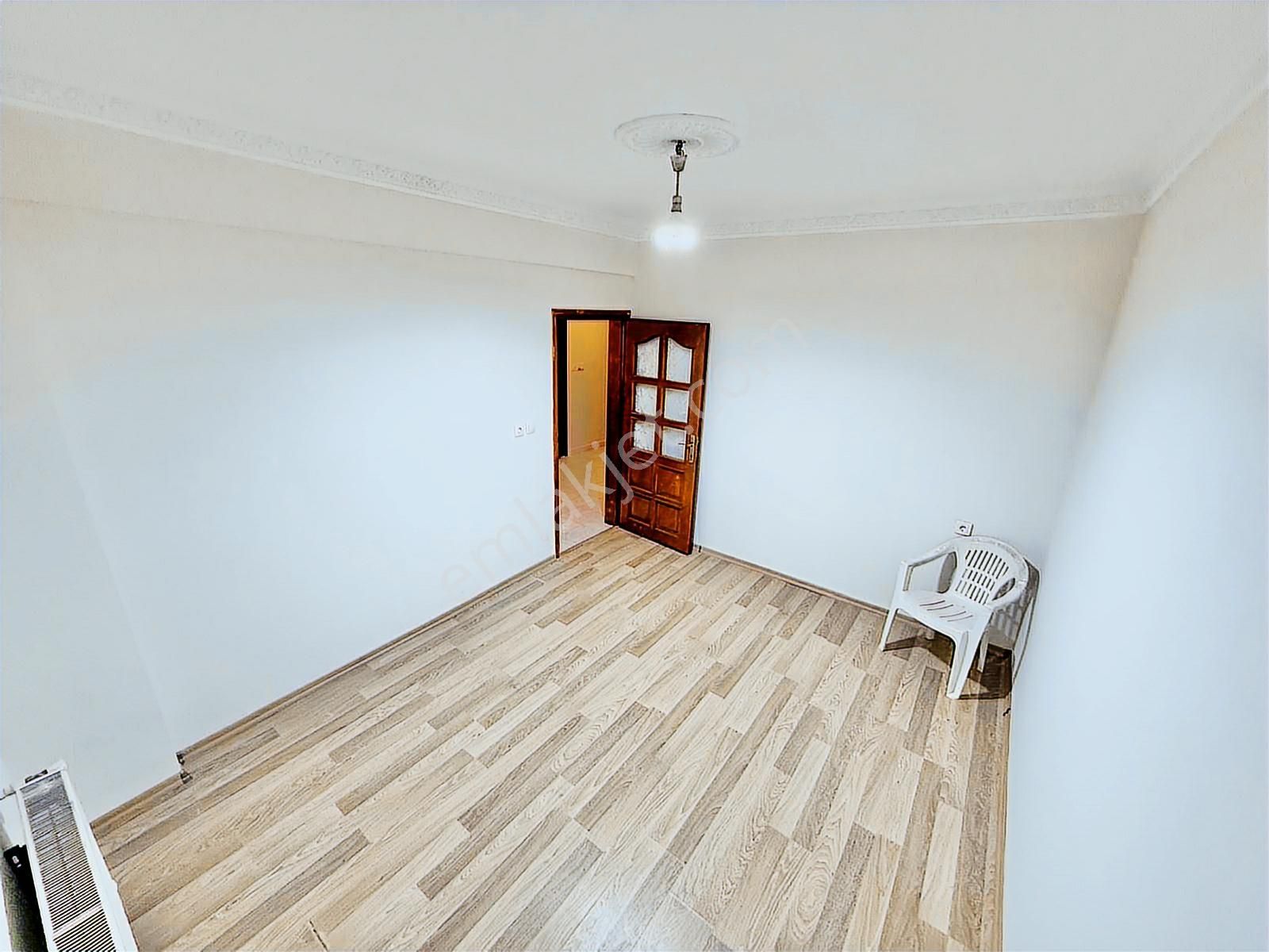 Sultangazi 50.yıl'da 2002 Yapımı 2+1 Satılık Bahçe Kat - Görsel 25