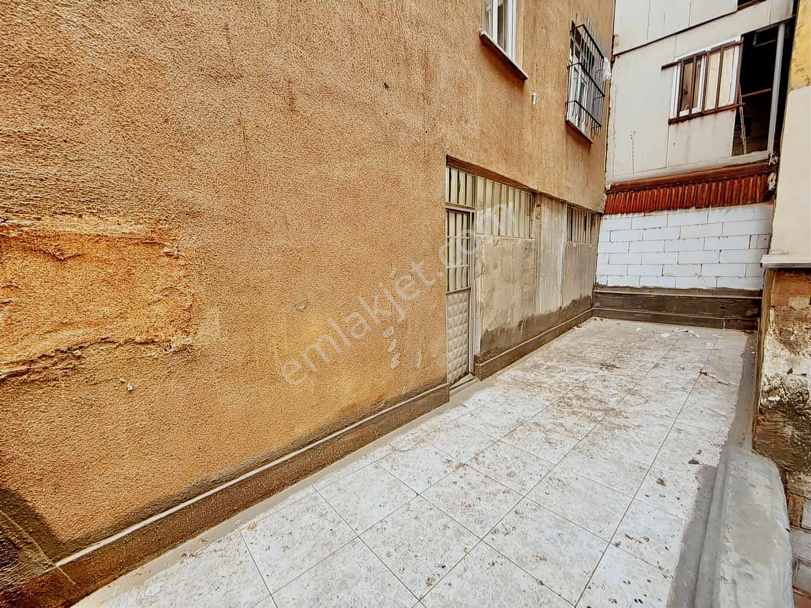 Sultangazi Esentepe Mahallesinde Kiralık Depolu Dükkan (200 M²) - Görsel 5