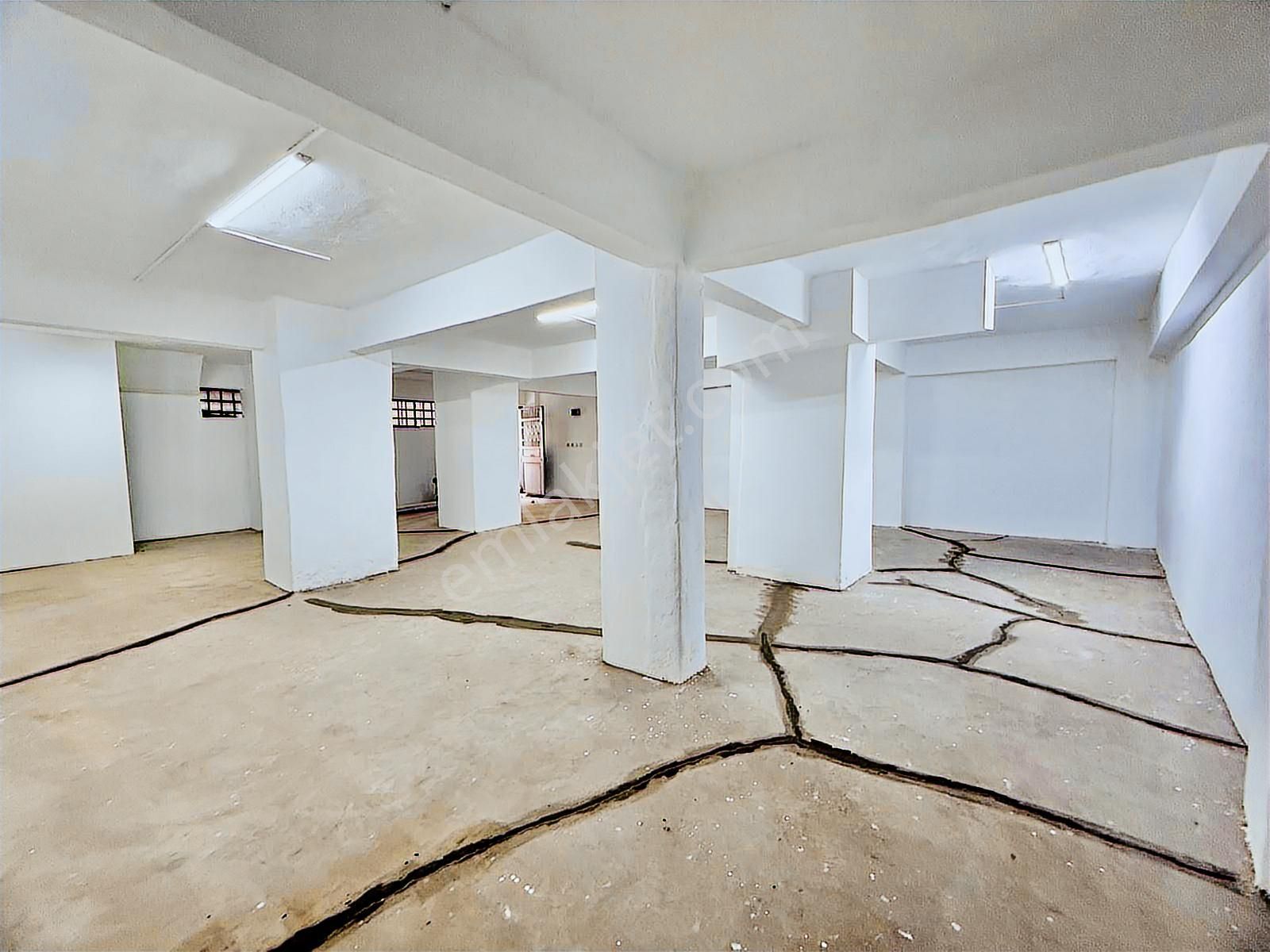 Sultangazi Esentepe Mahallesinde Kiralık Depolu Dükkan (200 M²) - Görsel 17