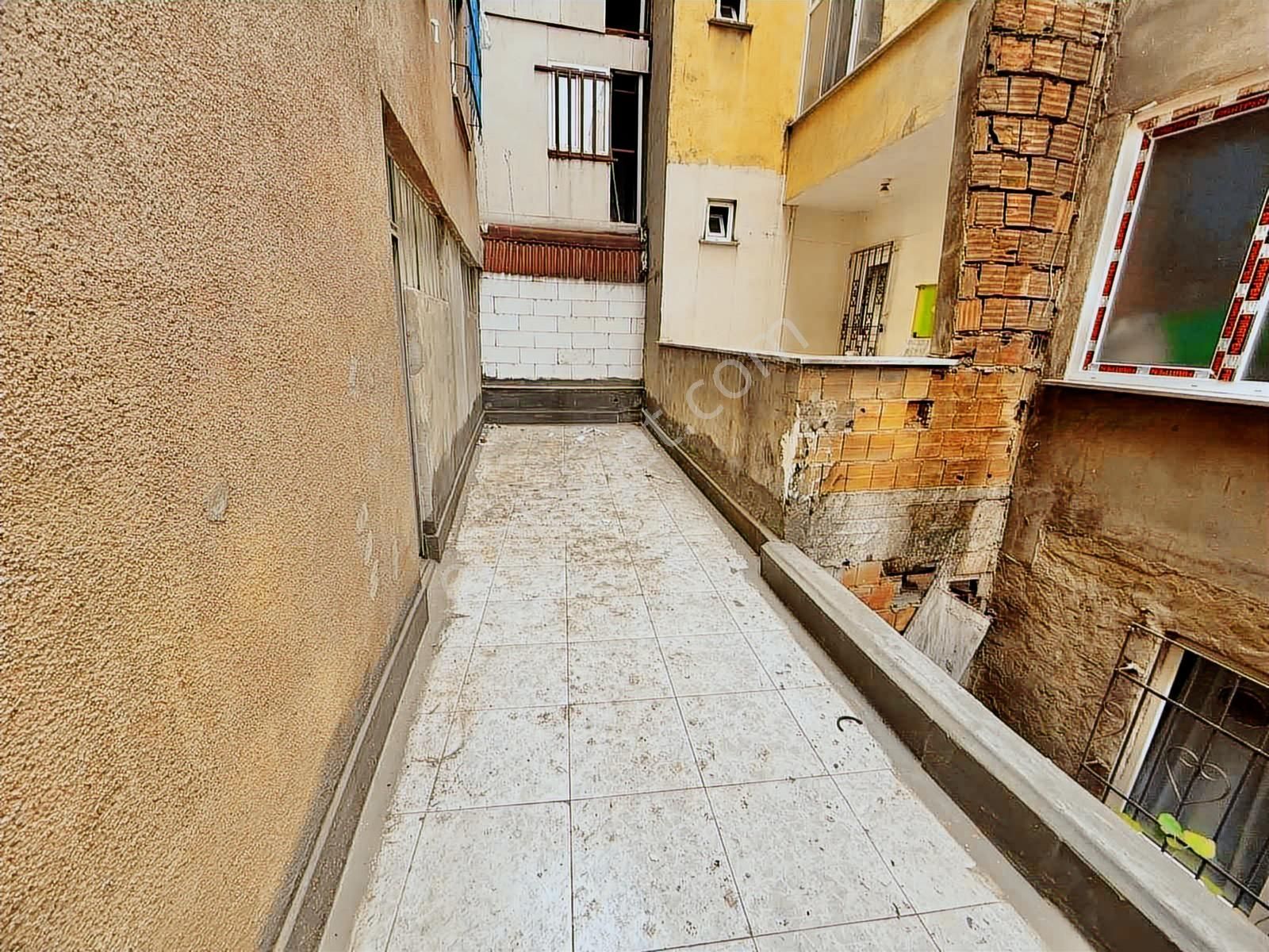 Sultangazi Esentepe Mahallesinde Kiralık Depolu Dükkan (200 M²) - Görsel 2