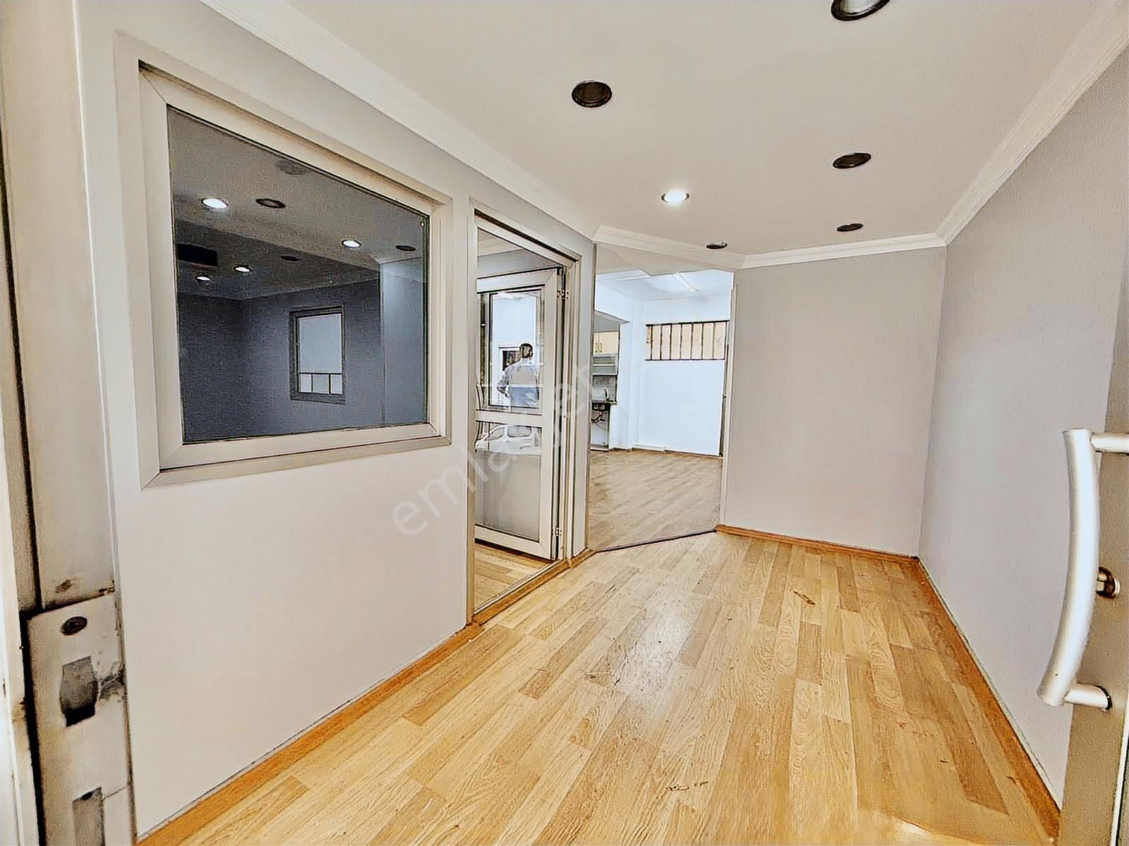 Sultangazi Esentepe Mahallesinde Kiralık Depolu Dükkan (200 M²) - Görsel 7