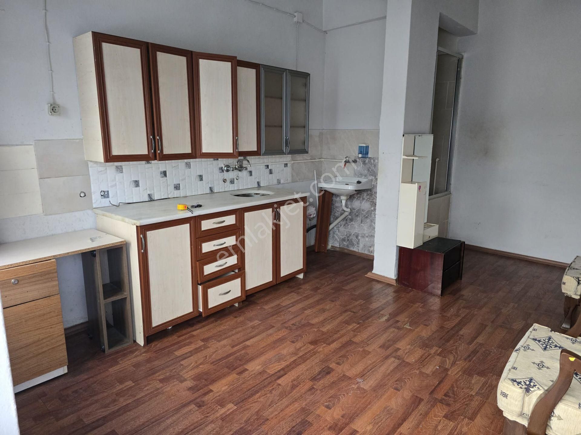 Balçova Eğitim Mah. Pehlivanoğlu Market Yanı Kiralık Dükkan - Görsel 6