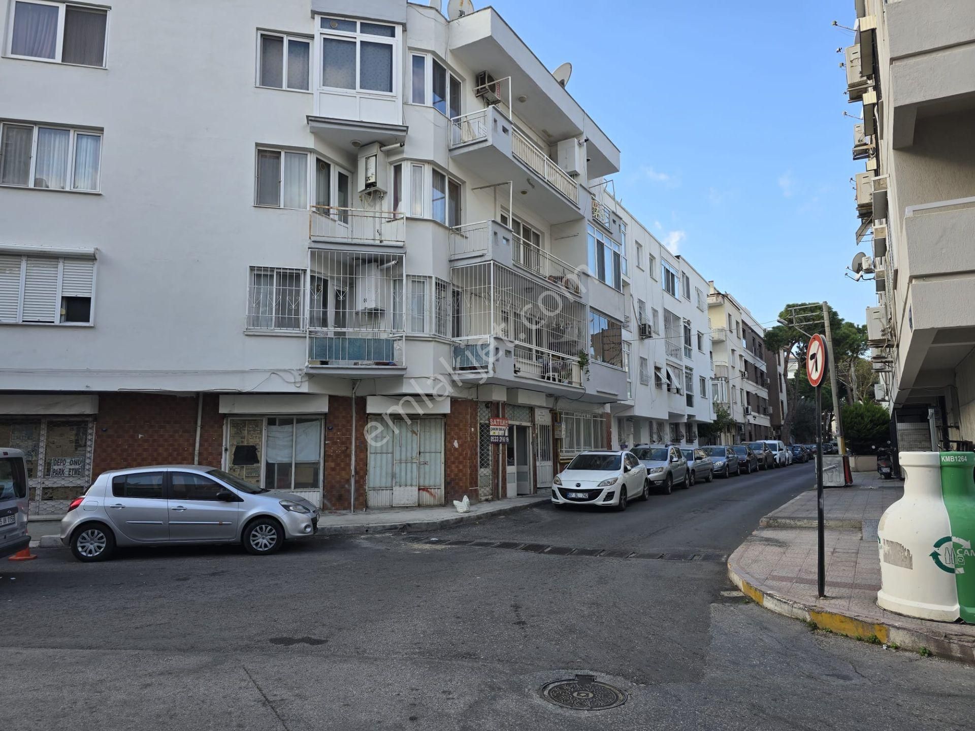 Balçova Eğitim Mah. Pehlivanoğlu Market Yanı Kiralık Dükkan