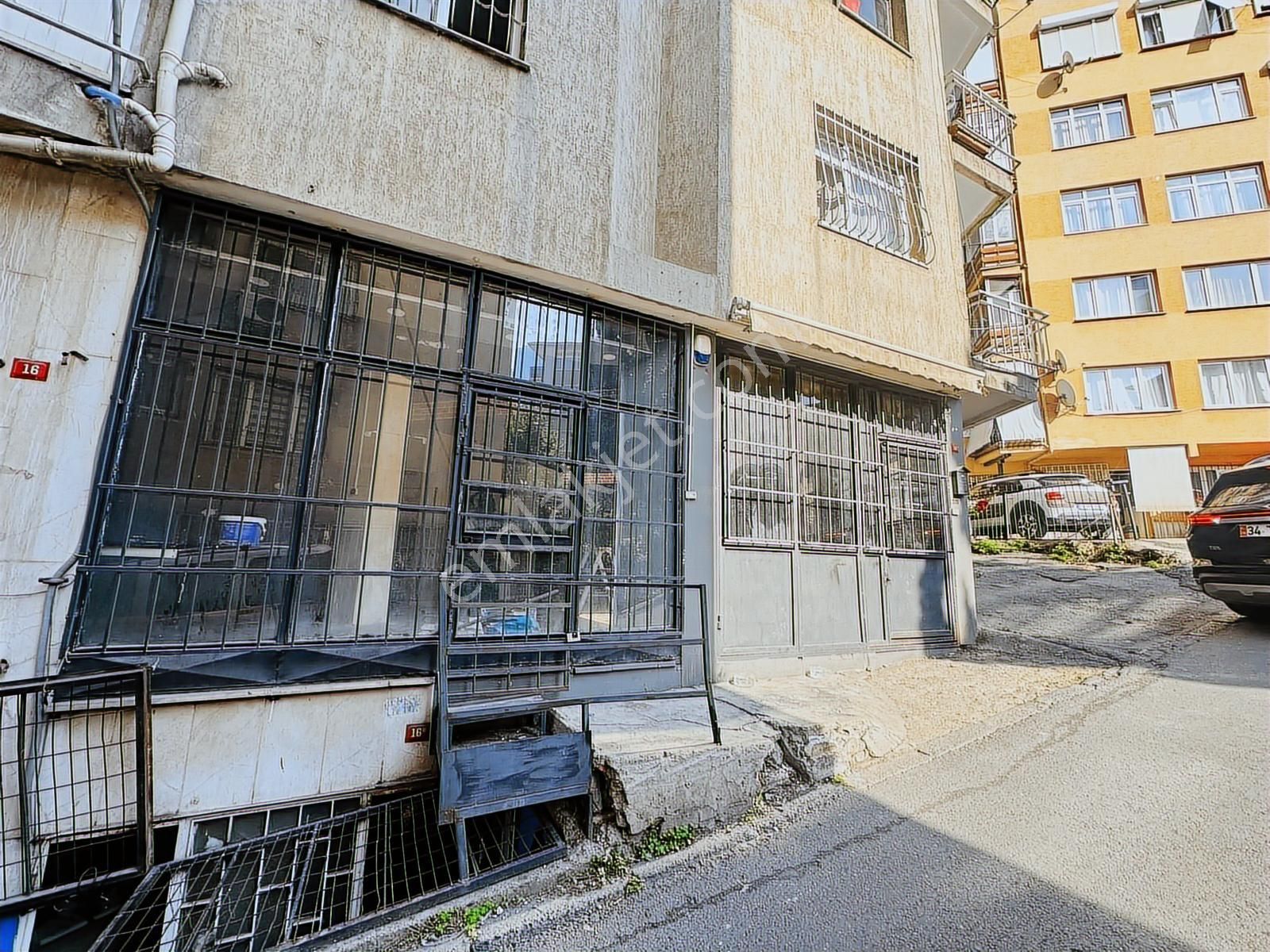 Mecidiyeköy Mahallesi'nde Çift Cephe İşlek 75 M² Kiralık Dükkan - Görsel 8