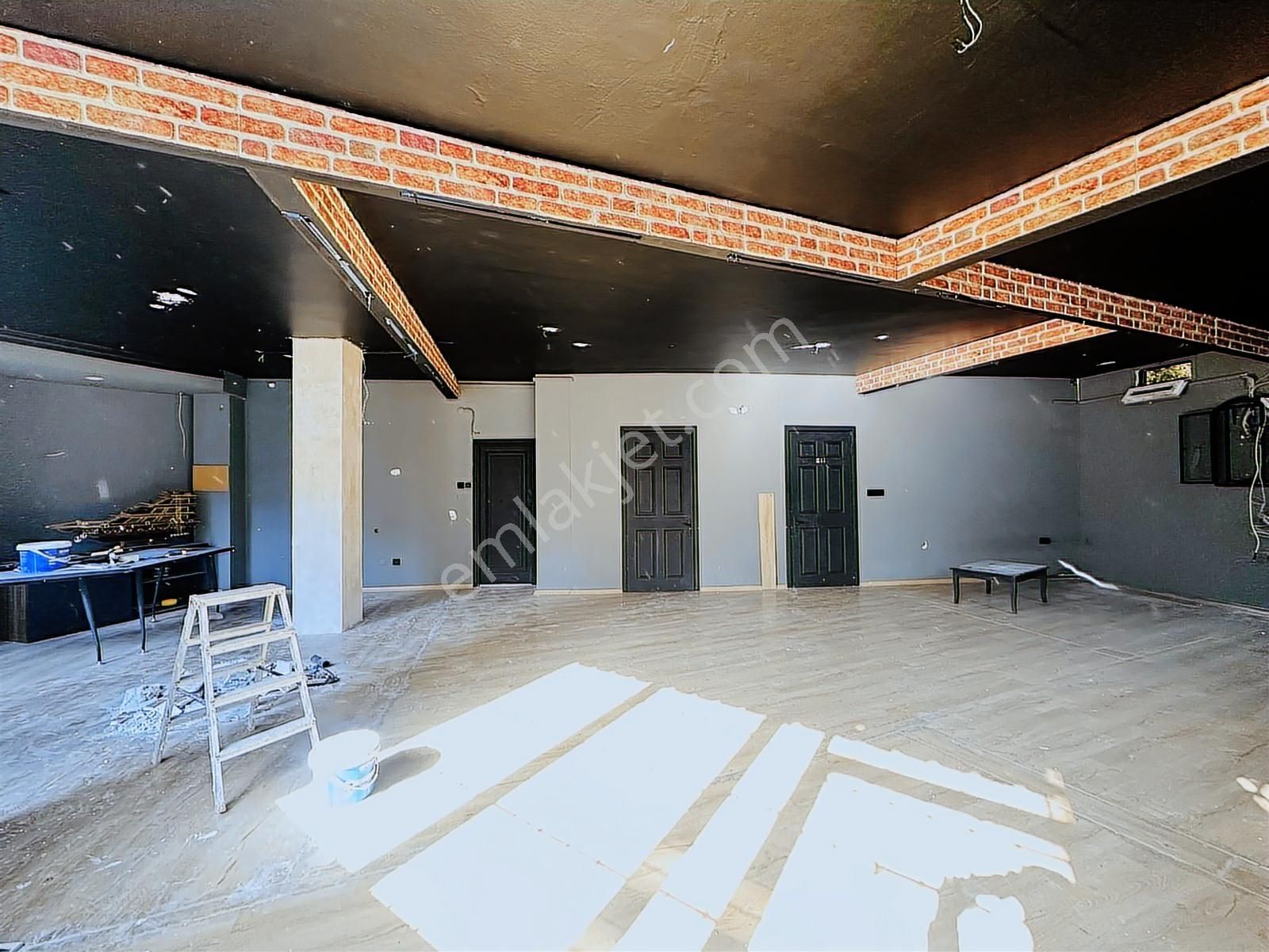 Mecidiyeköy Mahallesi'nde Çift Cephe İşlek 75 M² Kiralık Dükkan - Görsel 3