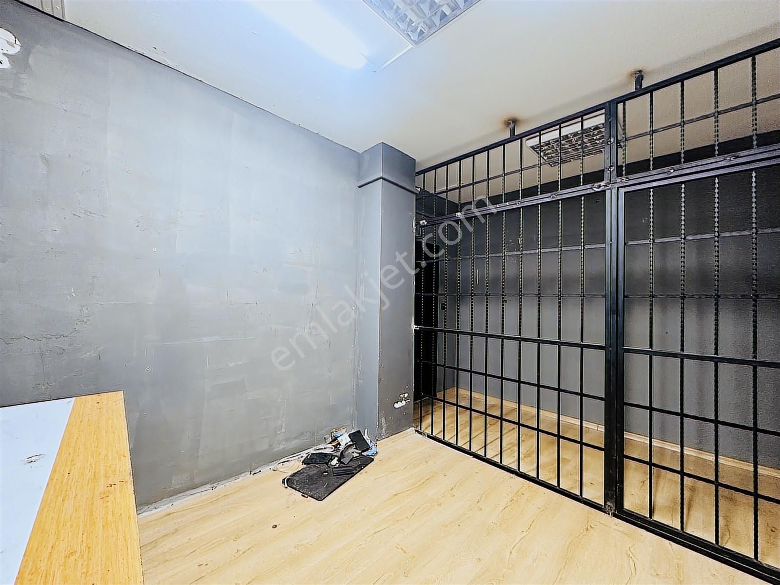 Mecidiyeköy Mahallesi'nde Çift Cephe İşlek 75 M² Kiralık Dükkan - Görsel 4