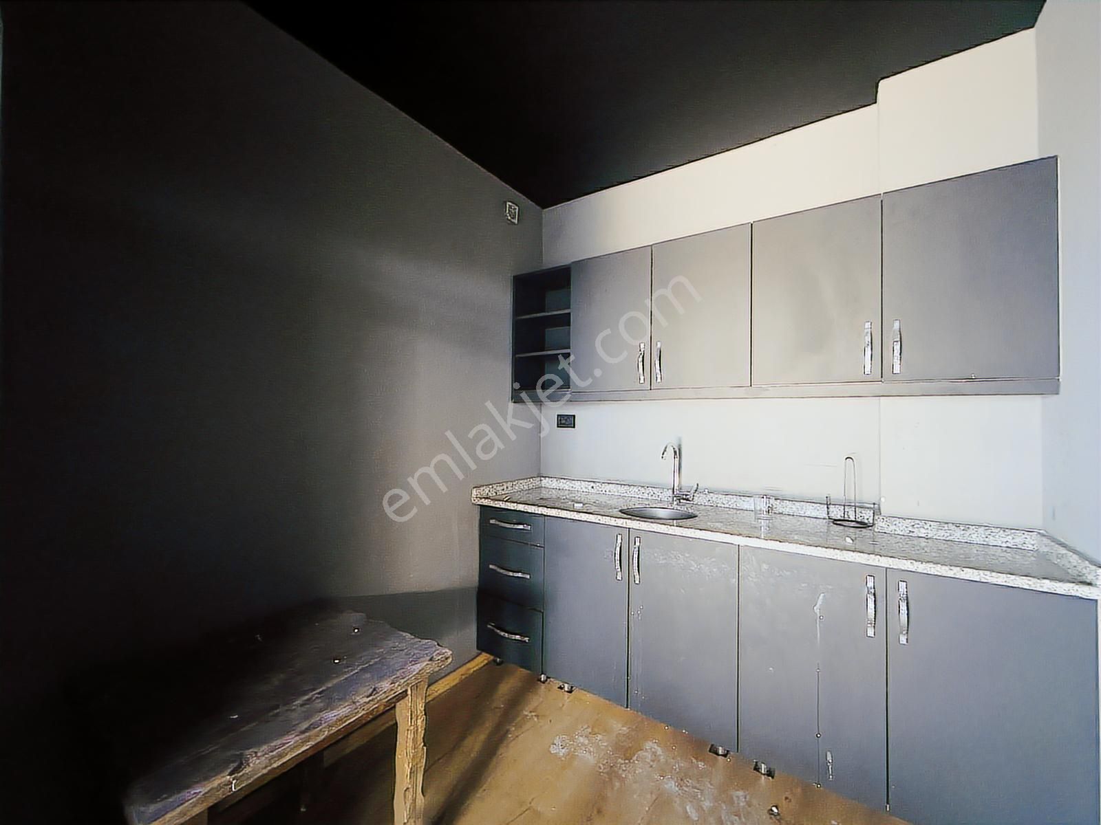 Mecidiyeköy Mahallesi'nde Çift Cephe İşlek 75 M² Kiralık Dükkan - Görsel 5
