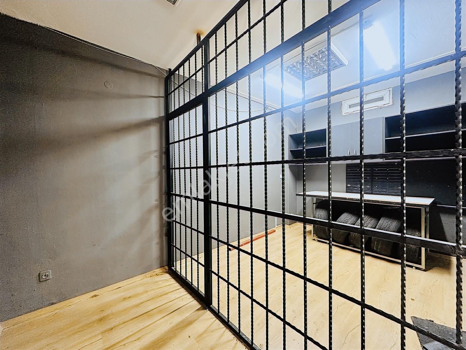 Mecidiyeköy Mahallesi'nde Çift Cephe İşlek 75 M² Kiralık Dükkan - Görsel 7