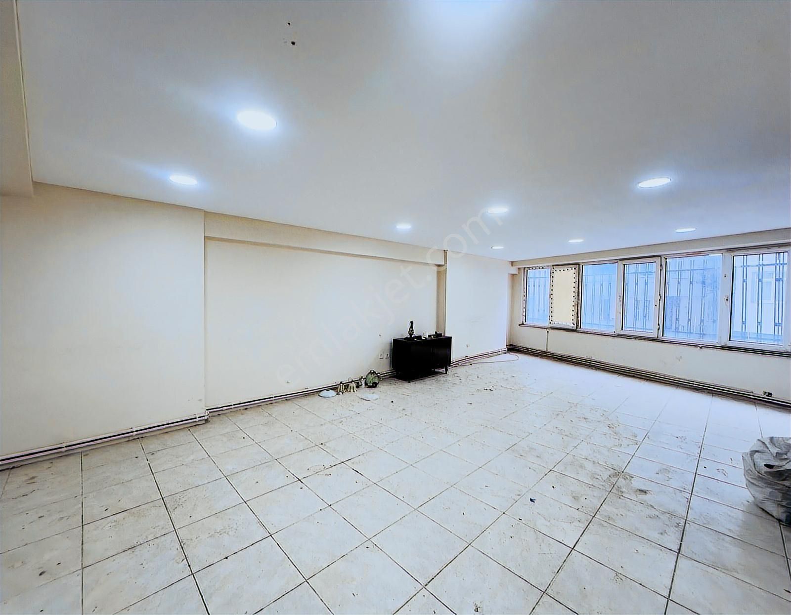19 Mayıs Mahallesi'nde İşlek Konumda 235 M² Kiralık Dükkan - Görsel 23