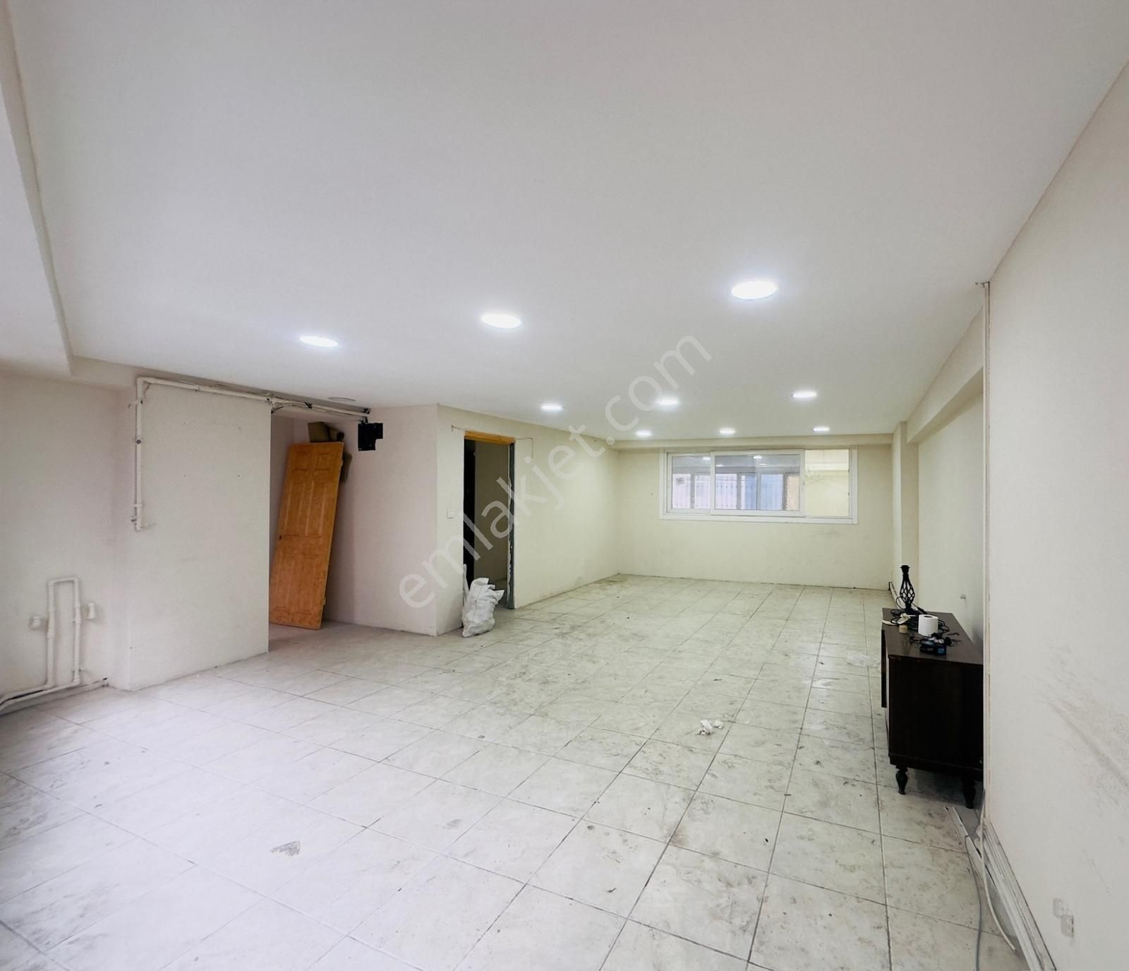 19 Mayıs Mahallesi'nde İşlek Konumda 235 M² Kiralık Dükkan - Görsel 19