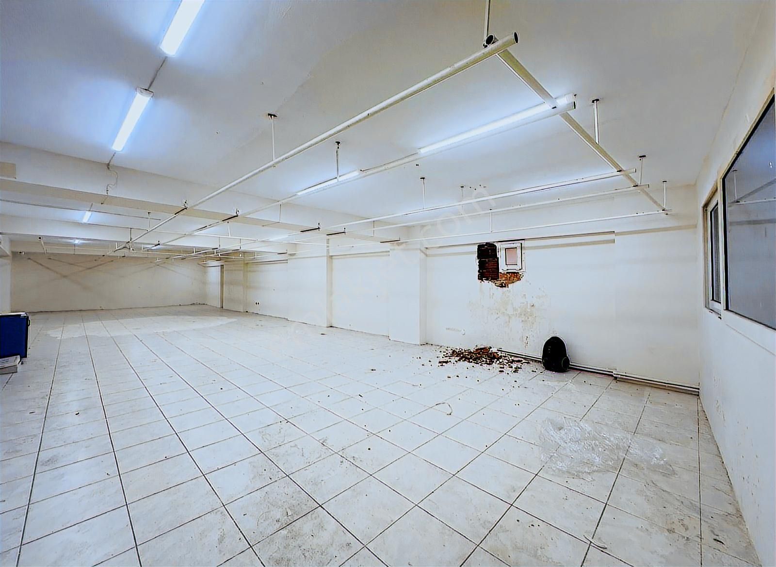19 Mayıs Mahallesi'nde İşlek Konumda 235 M² Kiralık Dükkan - Görsel 11
