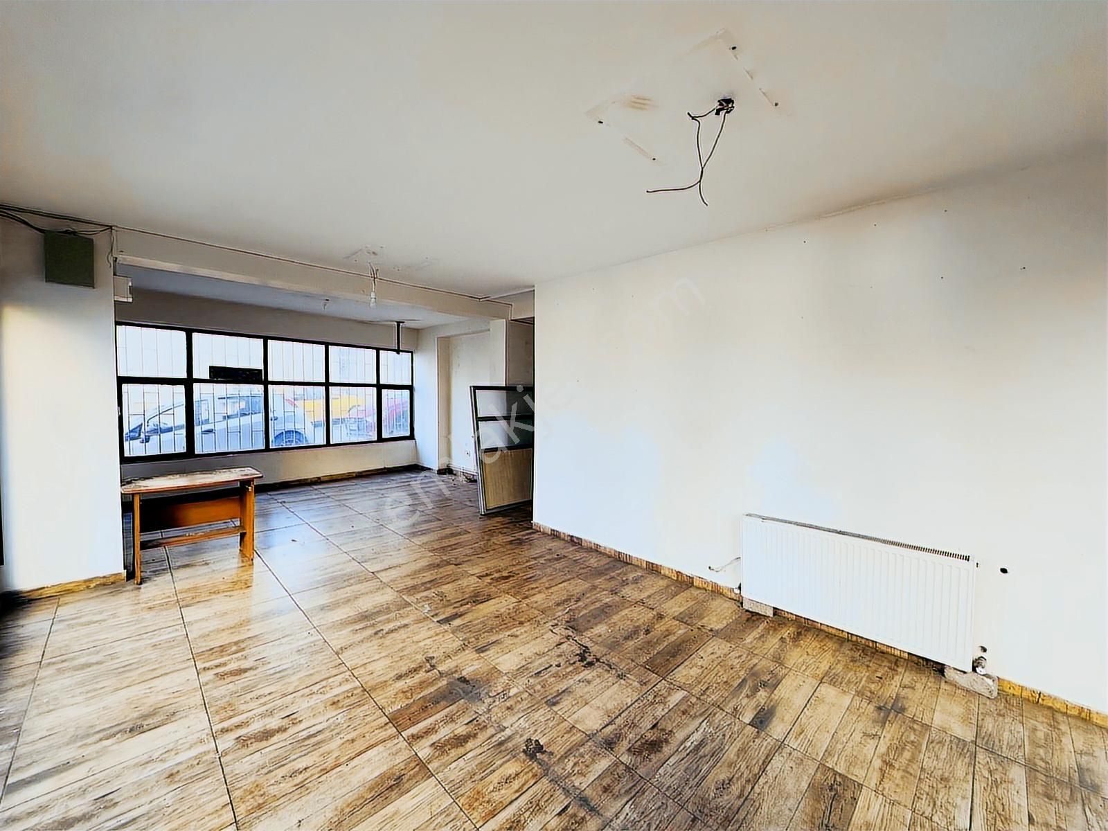 Gülbahar Mahallesi'nde 3 Cephe Depolu 215 M² Kiralık Dükkan - Görsel 18