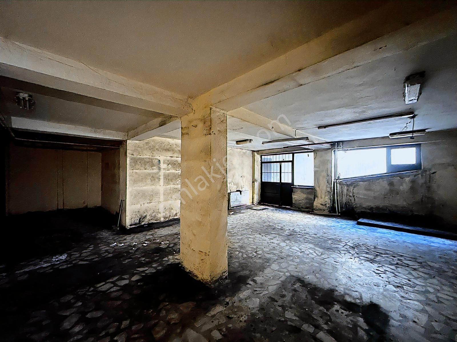 Gülbahar Mahallesi'nde 3 Cephe Depolu 215 M² Kiralık Dükkan - Görsel 31