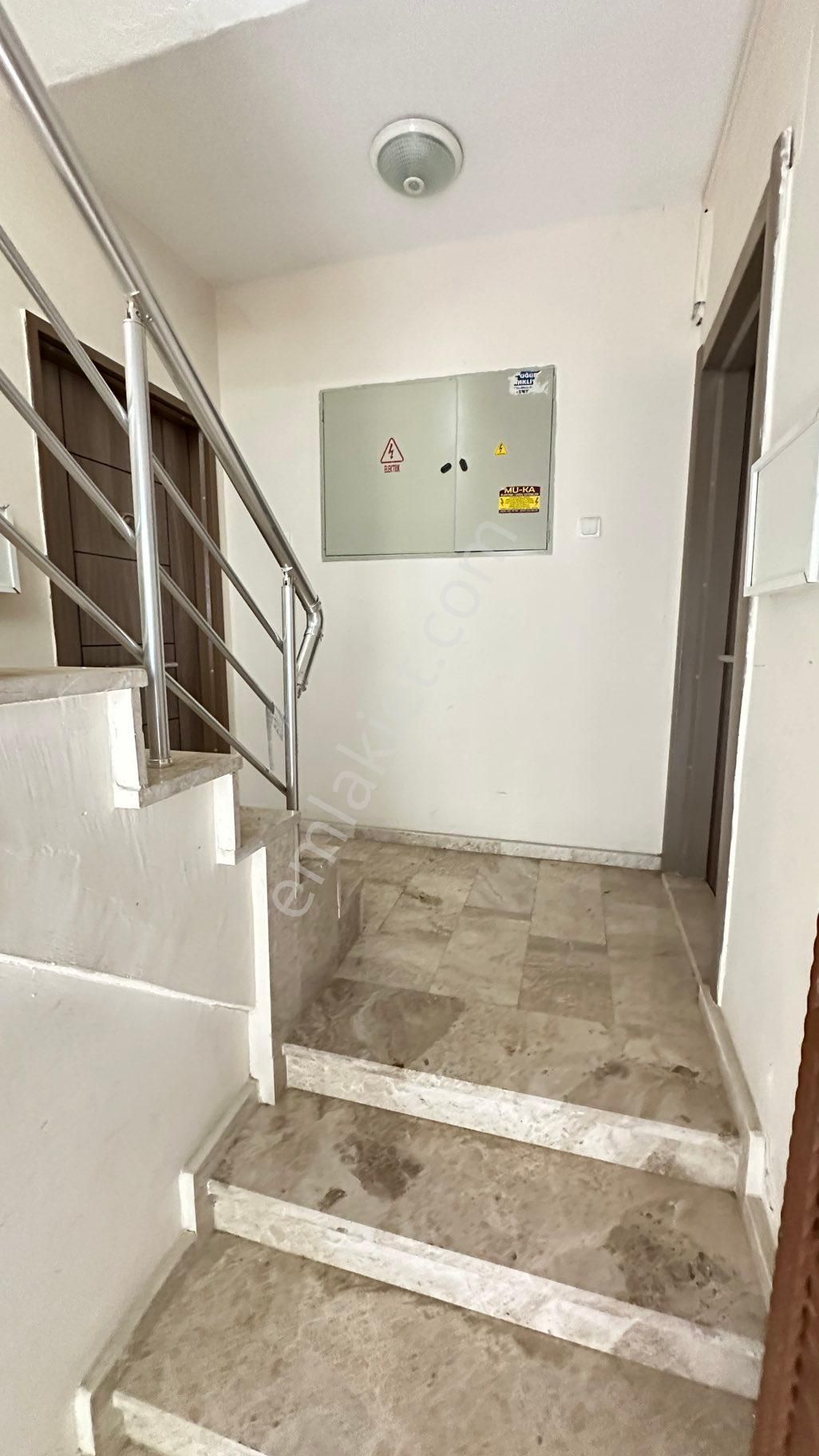 Cantan Emlaktan Akçay'da Denize 150m 2+1 Şık Tasarımlı Merkezi Daire - Görsel 2