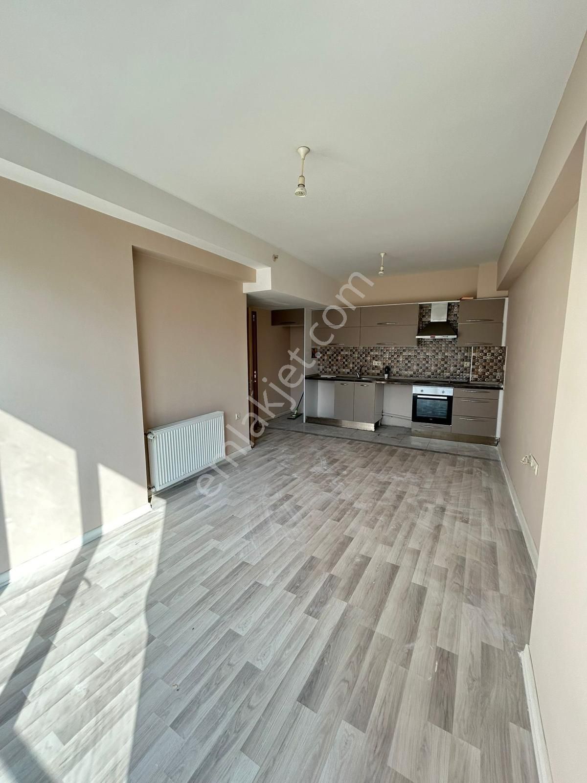 Metrobüse Yürüme Mesafesinde Site İçinde Ultra Lüx 2+1 Kiralık - Görsel 3