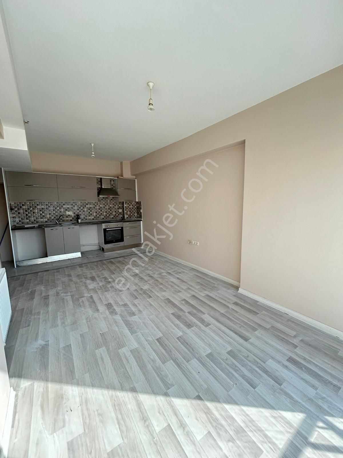 Metrobüse Yürüme Mesafesinde Site İçinde Ultra Lüx 2+1 Kiralık - Görsel 16