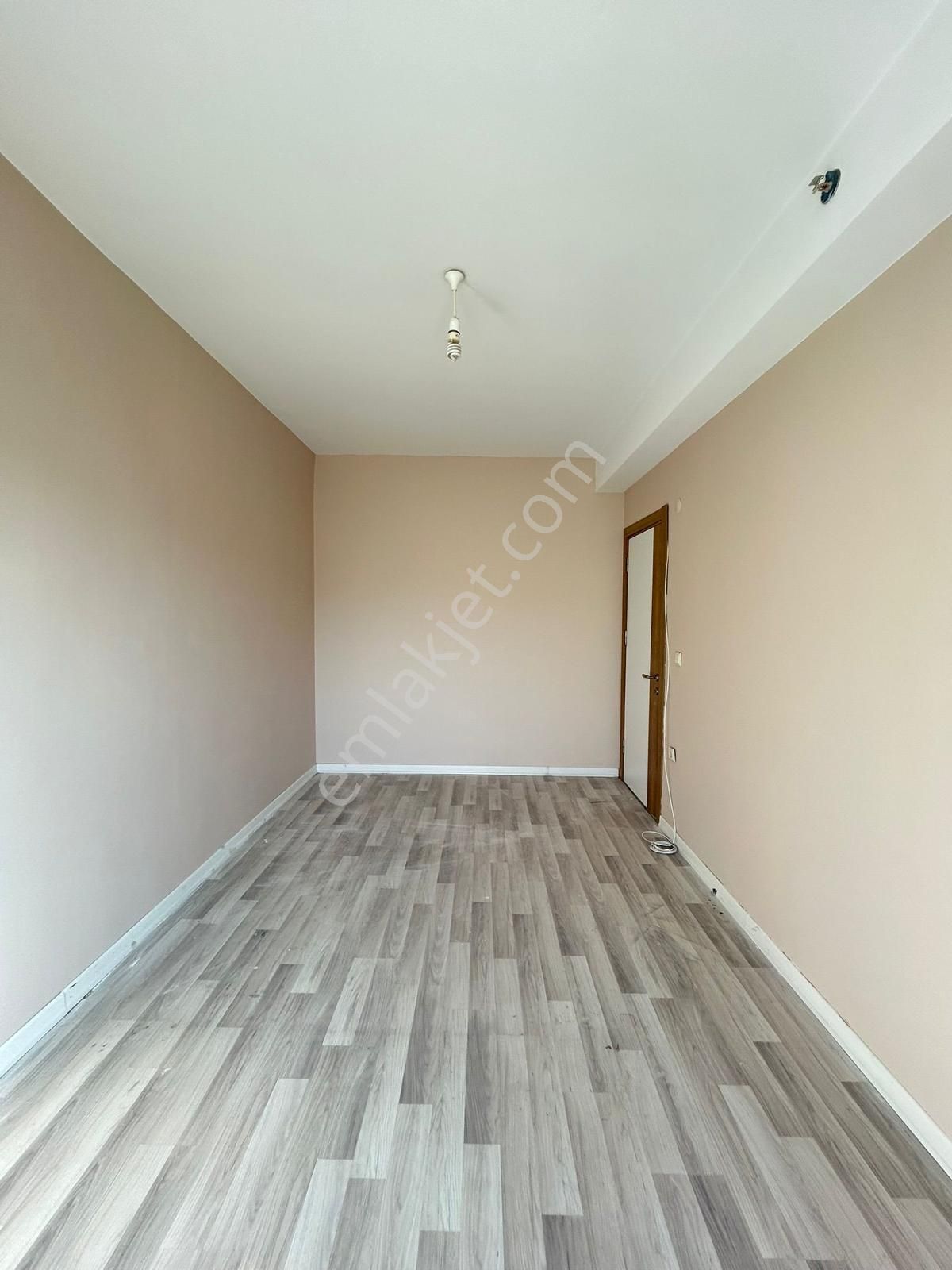 Metrobüse Yürüme Mesafesinde Site İçinde Ultra Lüx 2+1 Kiralık - Görsel 4