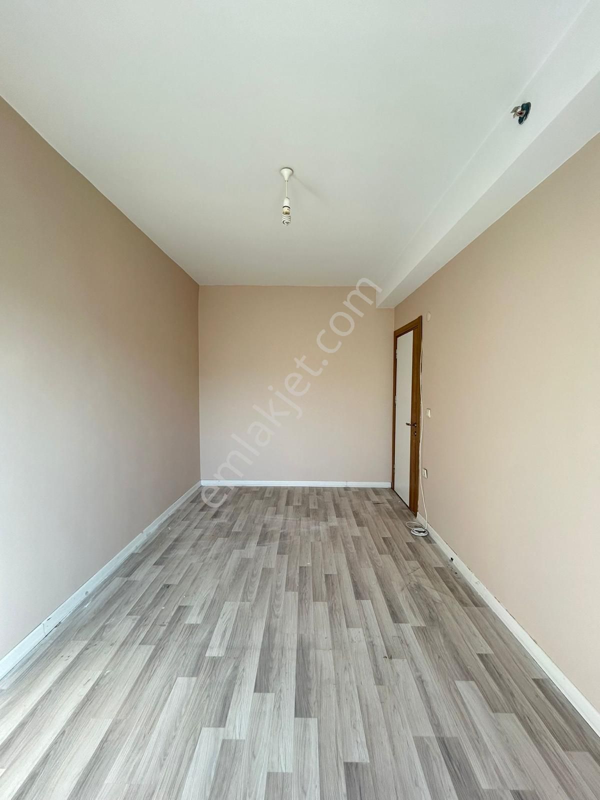 Metrobüse Yürüme Mesafesinde Site İçinde Ultra Lüx 2+1 Kiralık - Görsel 11