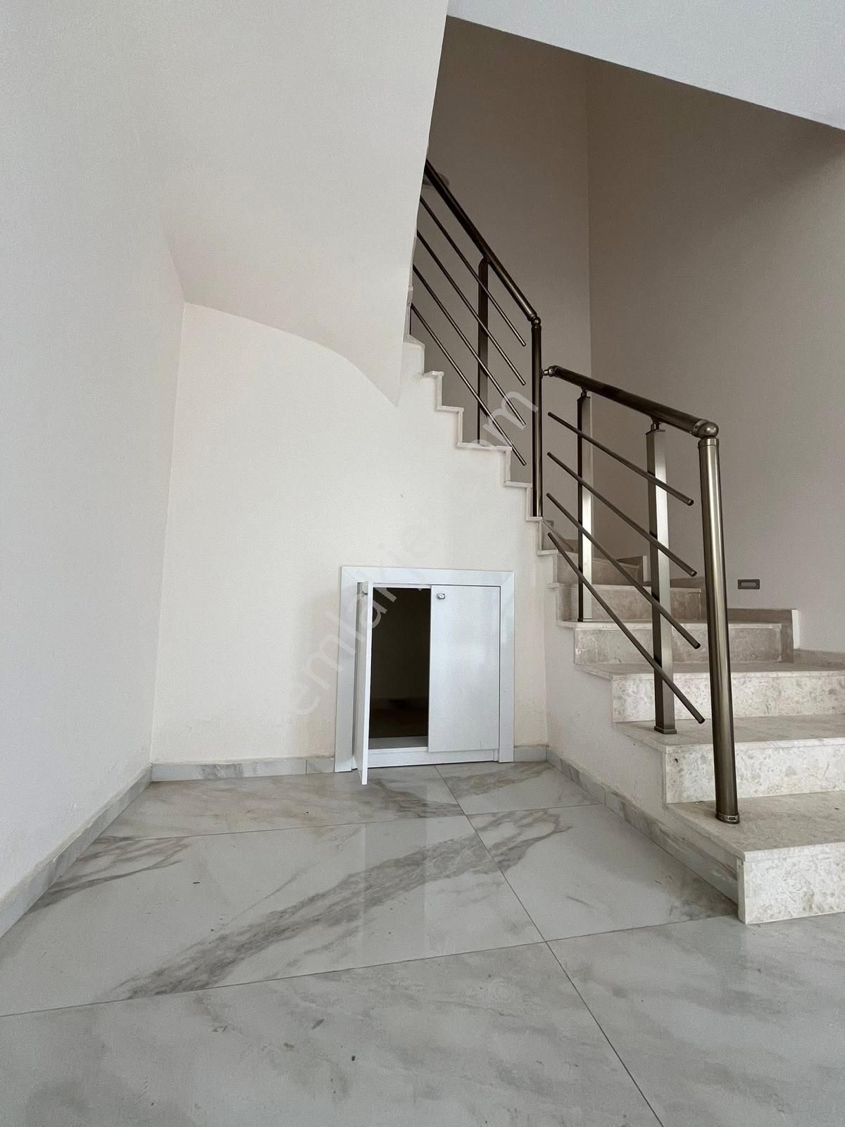 Kuşadası Davutlar Bölgesinde 3+1 Satılık Villa - Görsel 13