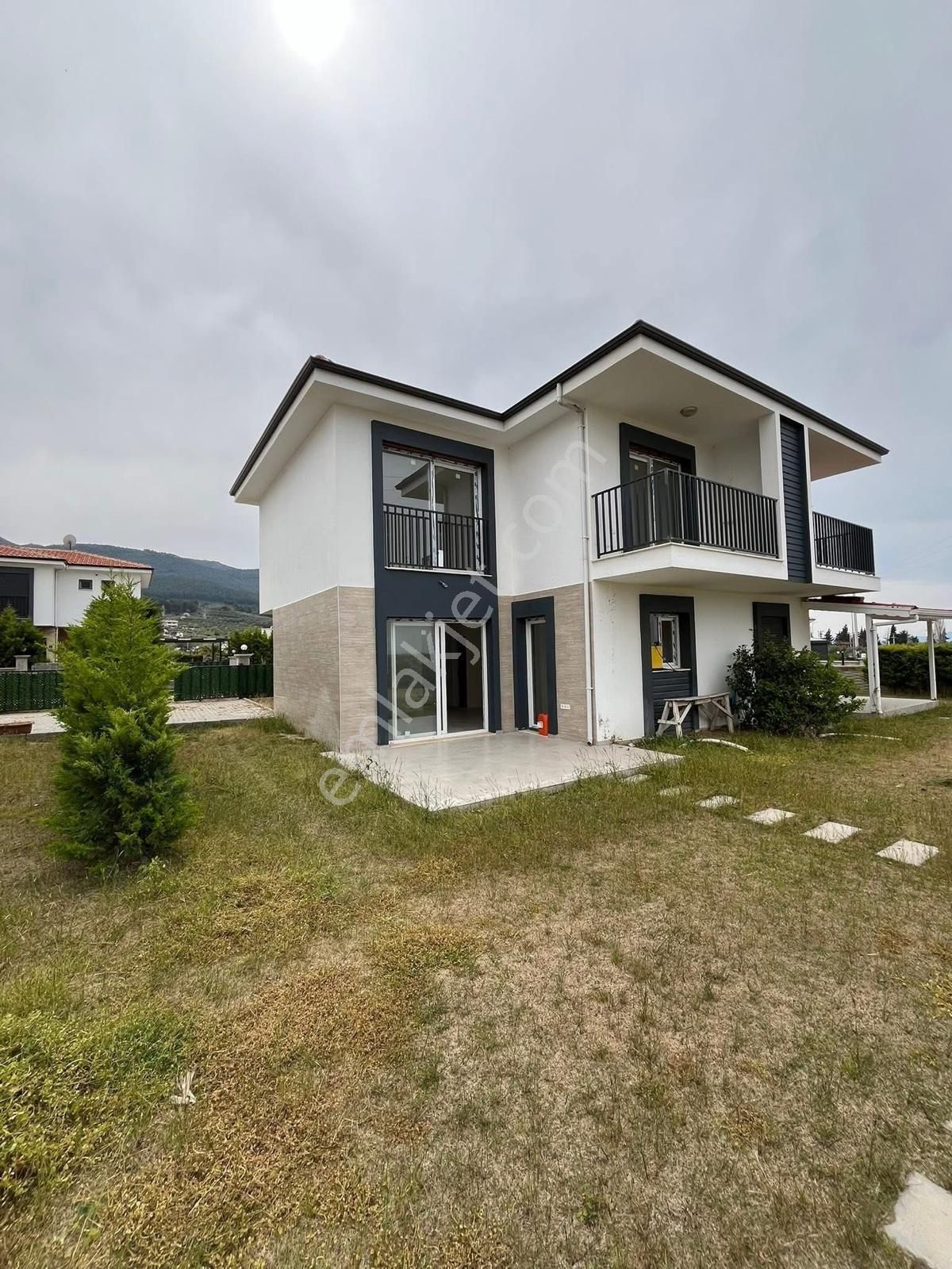 Kuşadası Davutlar Bölgesinde 3+1 Satılık Villa - Görsel 10