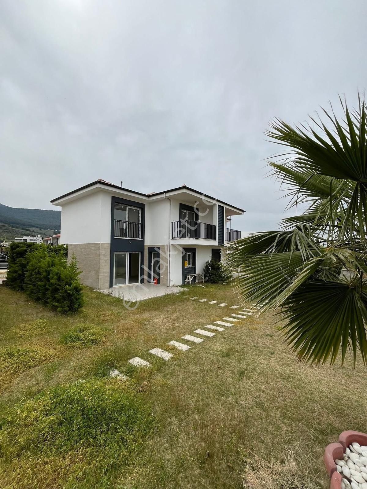 Kuşadası Davutlar Bölgesinde 3+1 Satılık Villa - Görsel 9