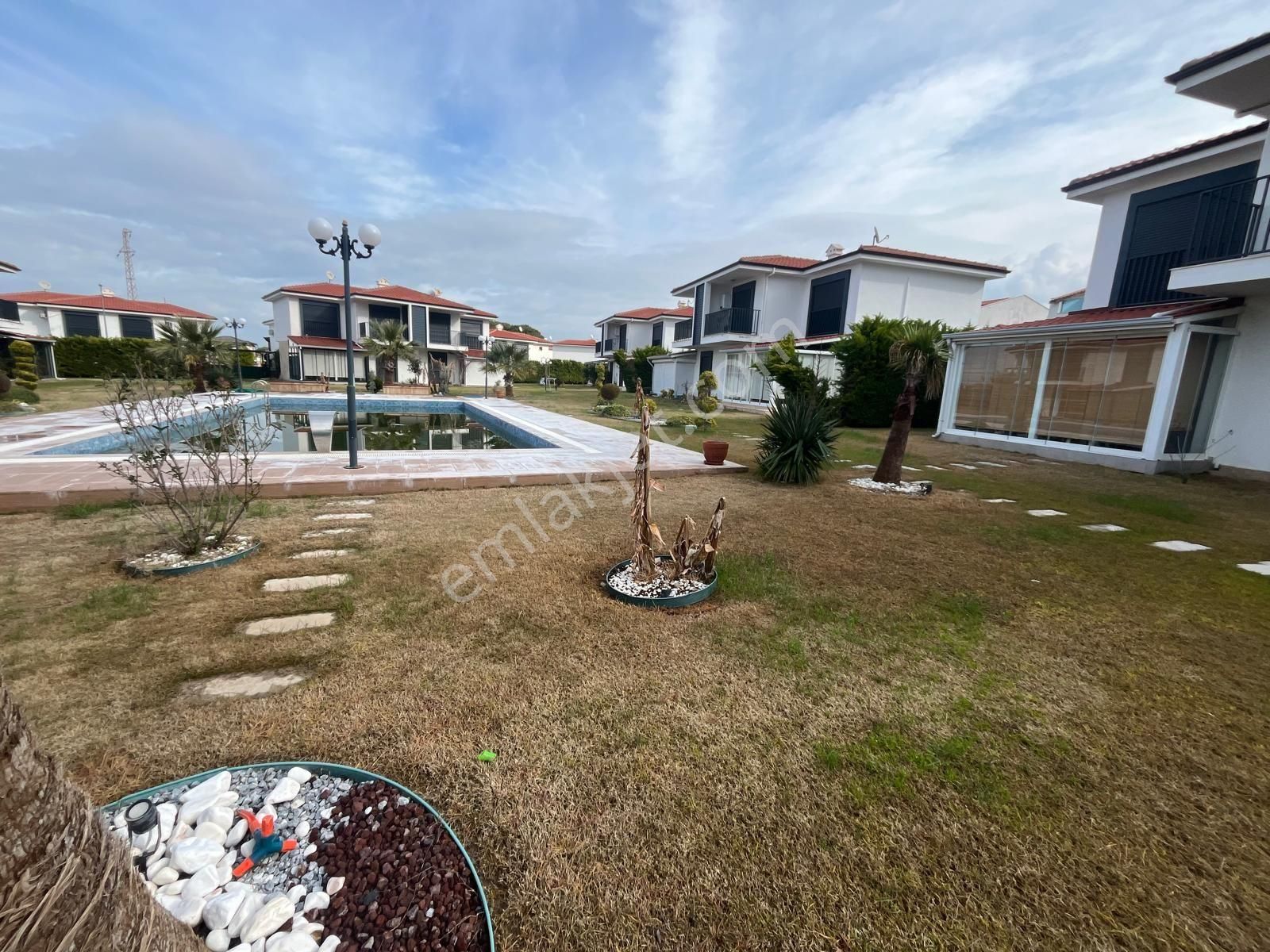 Kuşadası Davutlar Bölgesinde 3+1 Satılık Villa - Görsel 2