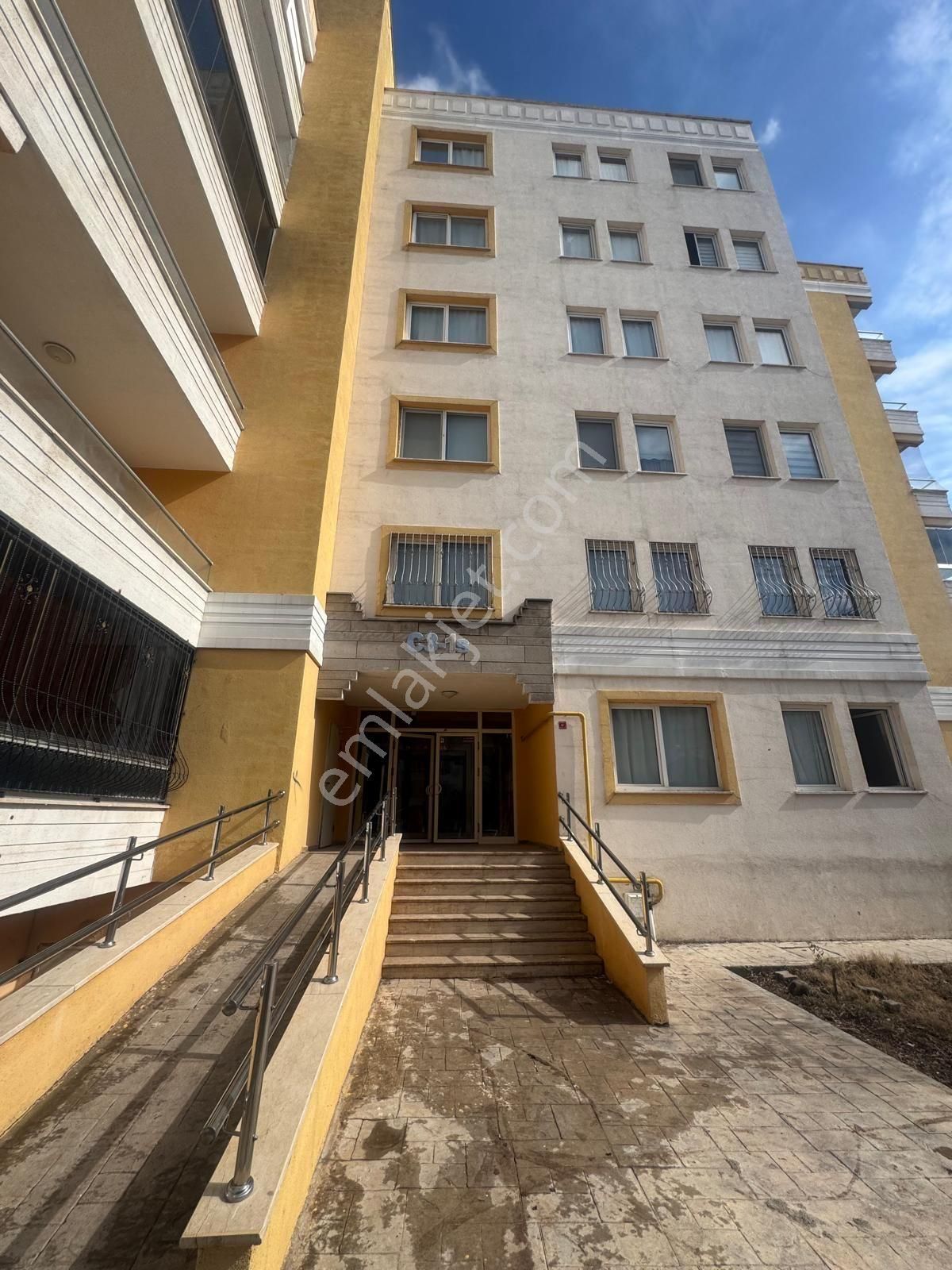 Cadde Seyran Emlaktan Satılık 4+1 C Tipi Sarı Toki - Görsel 2