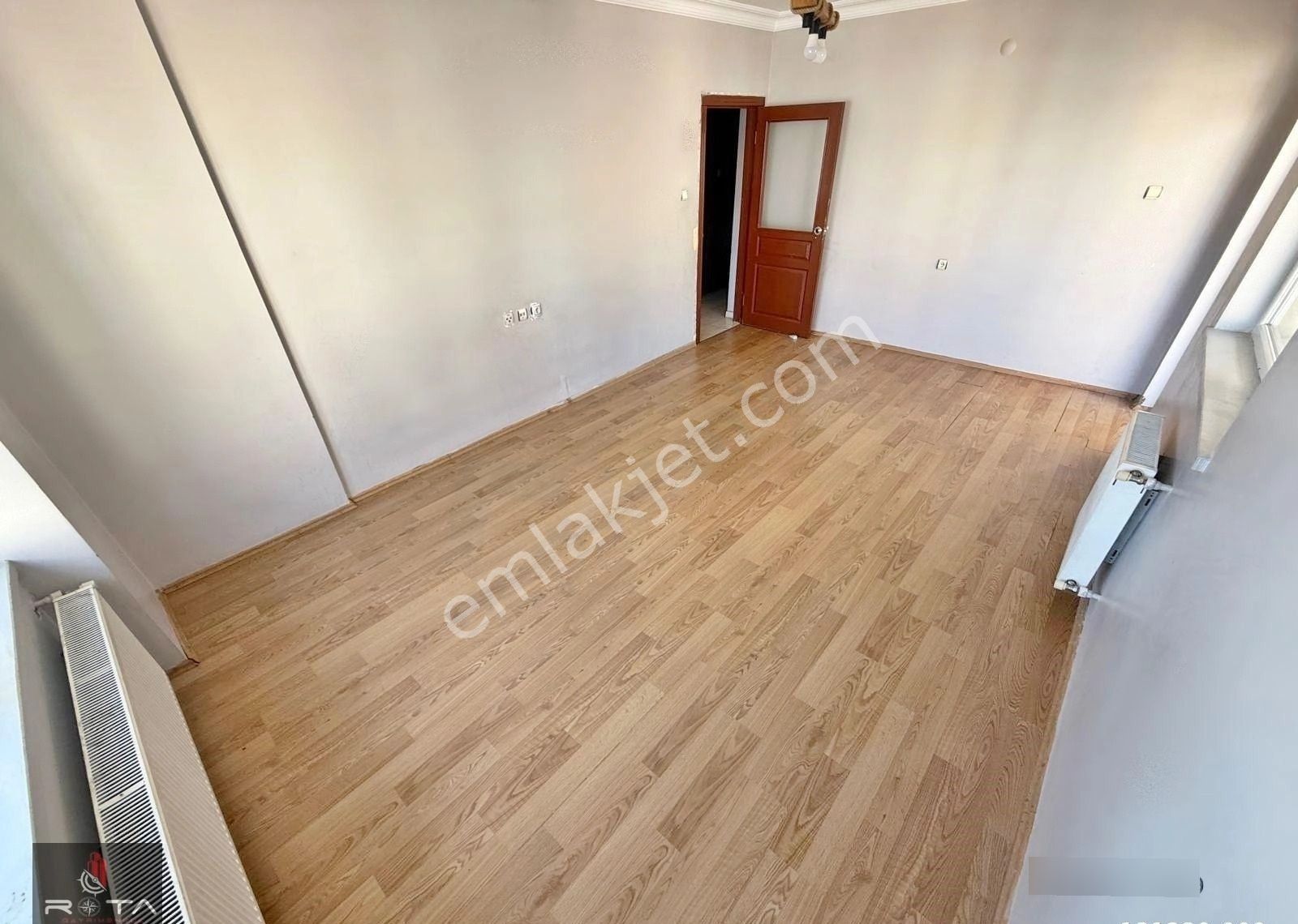 Rota'dan Seval Cd Üzeri Yüksek Kat 3+1 Geniş Daire Çift Balkonlu - Görsel 24