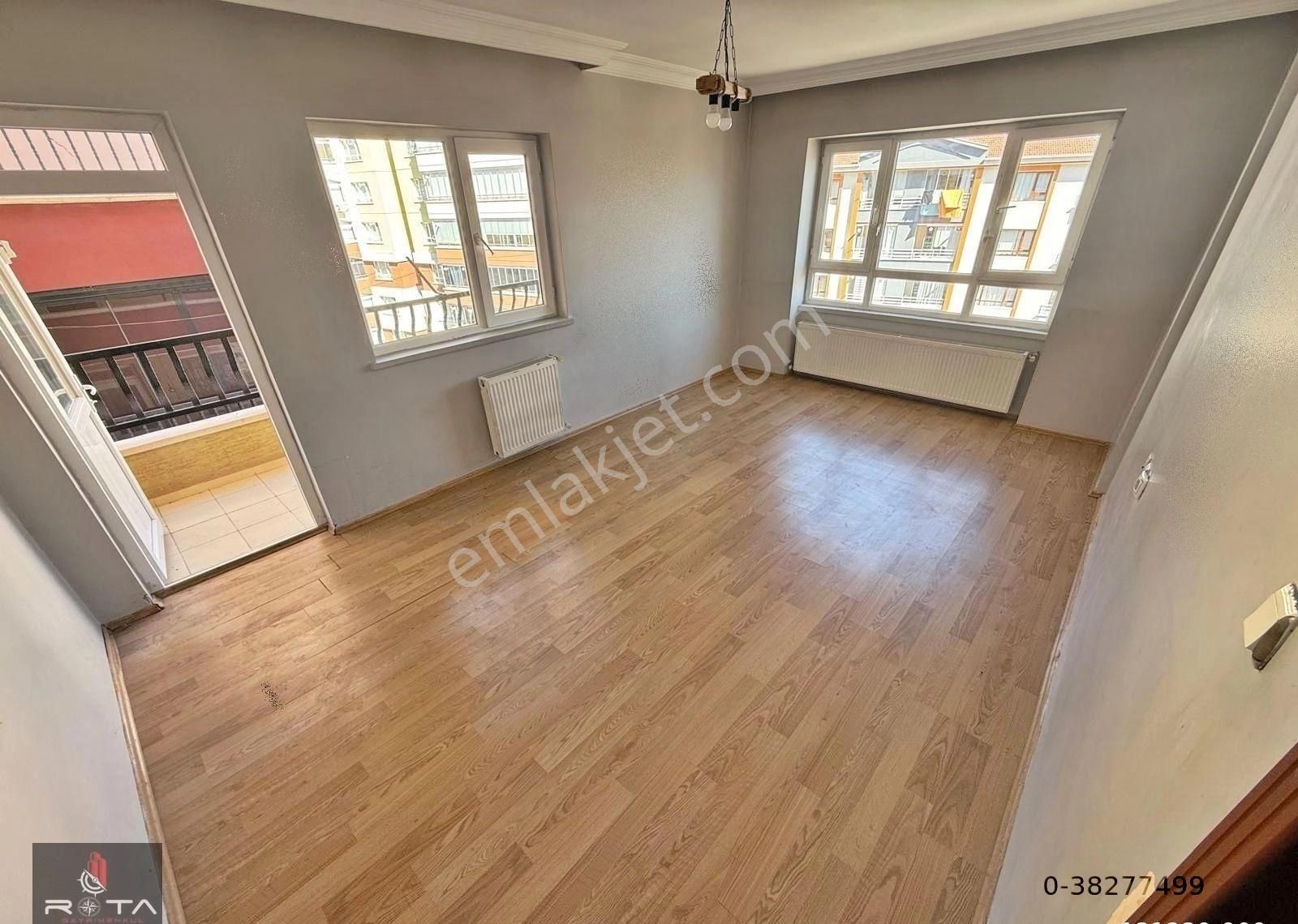 Rota'dan Seval Cd Üzeri Yüksek Kat 3+1 Geniş Daire Çift Balkonlu - Görsel 13