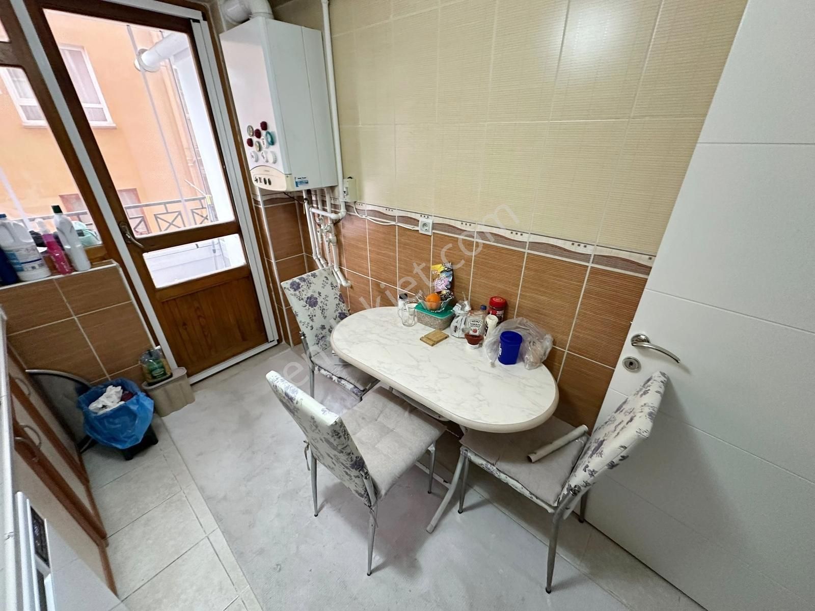 3+1 Kat Konumunda Ayvalı Kapalı Pazar Karşısı Krediye Uygun !!! - Görsel 8