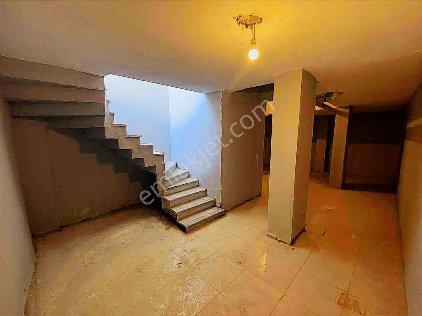 Alibeyköyde Kiralık Depolu Dükkan - Görsel 9