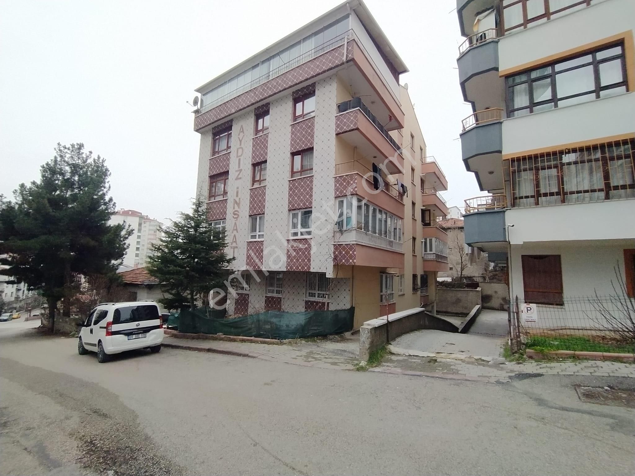 Relax'tan Şentepe Merkez Cami Cadde Kenarı Orta Kat 3+1