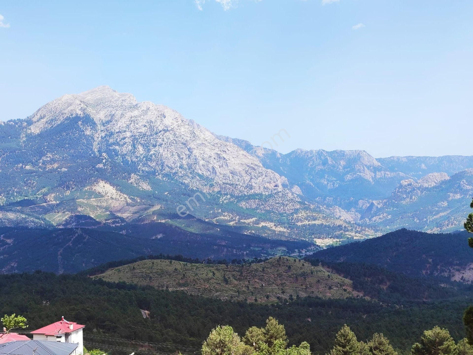 Kar Emlaktan Yenikonacık Bozkırlı Mevkiinde 500 M2 Satılık Arsa